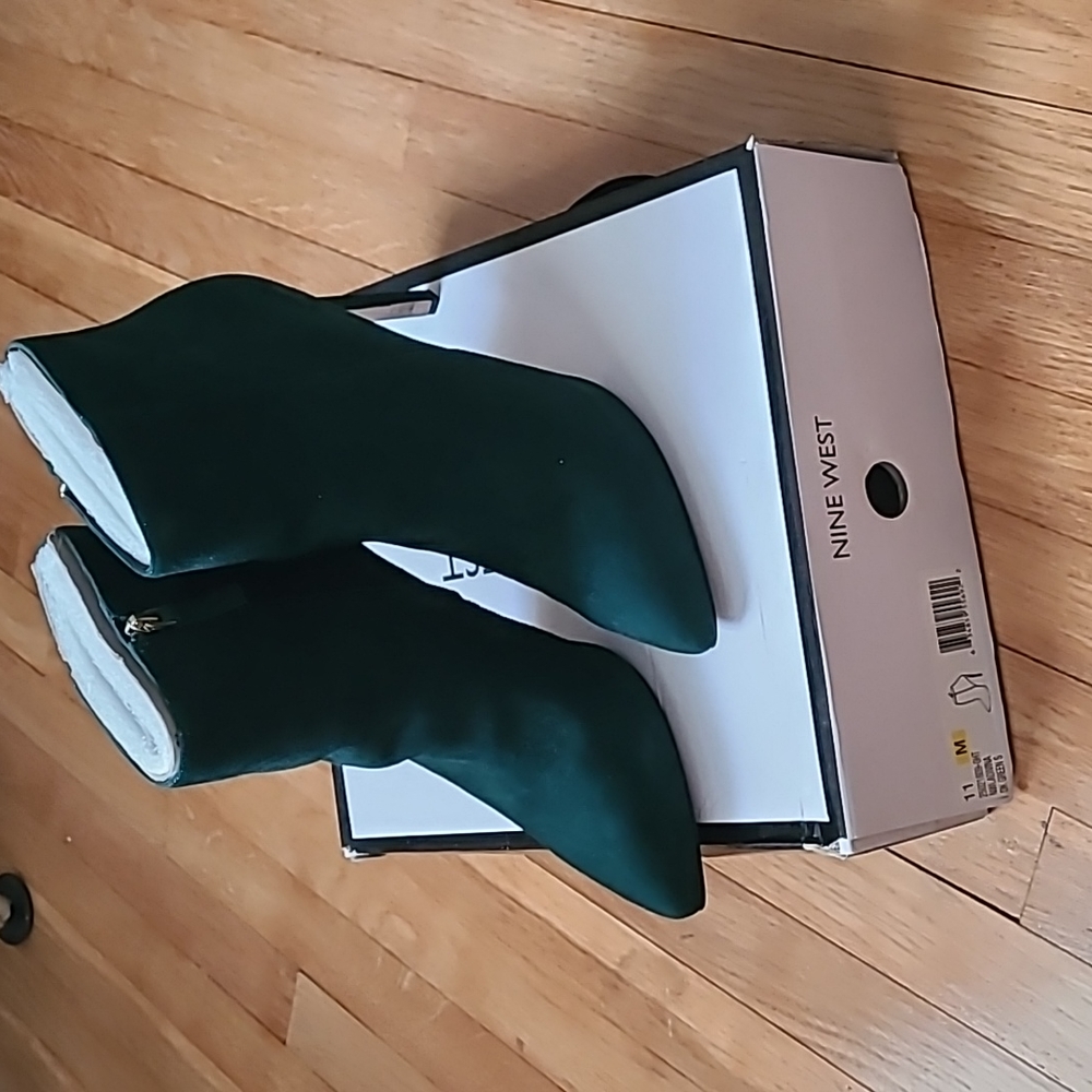 LIKE NEW -NIB Nine West Divina Booties